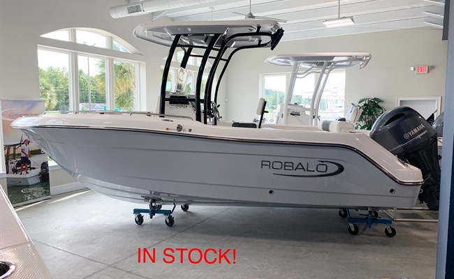 2023 Robalo R222 Alloy Gray (IN CLAYTON)